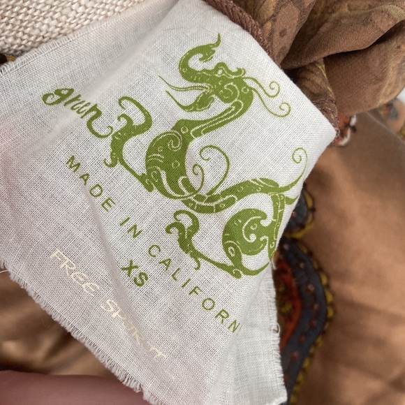 GREEN DRAGON silk butterfly strapy top with low back. - Picture 8 of 9